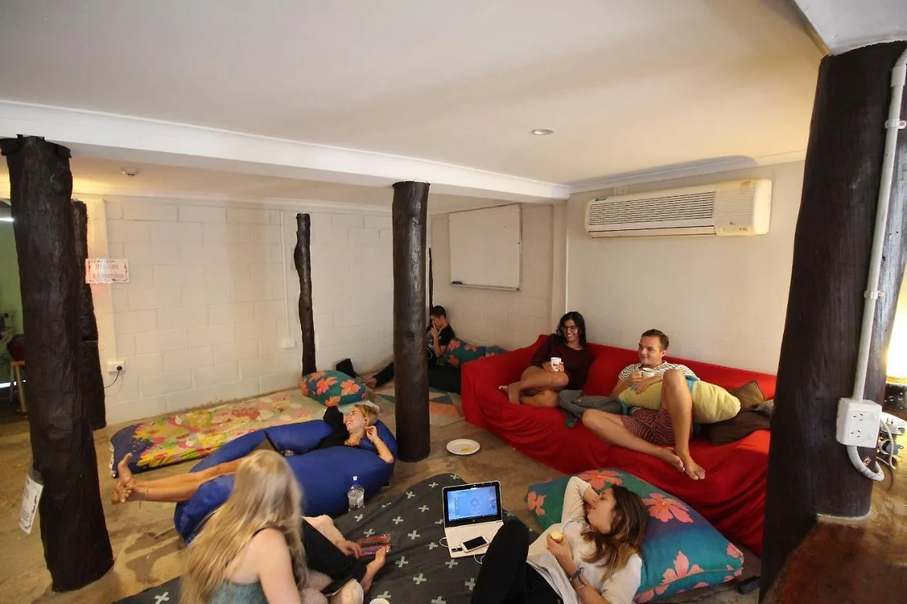 Hostel Asylum Cairns Share House Pansiyon Avustralya